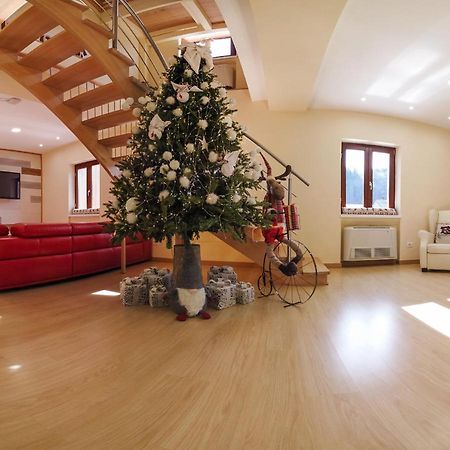 Abete Bianco - Albergo Del Natale กามิลยาเตลโล ซีลาโน ภายนอก รูปภาพ