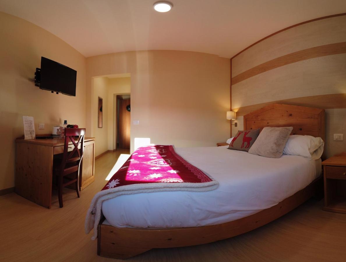 Abete Bianco - Albergo Del Natale กามิลยาเตลโล ซีลาโน ภายนอก รูปภาพ
