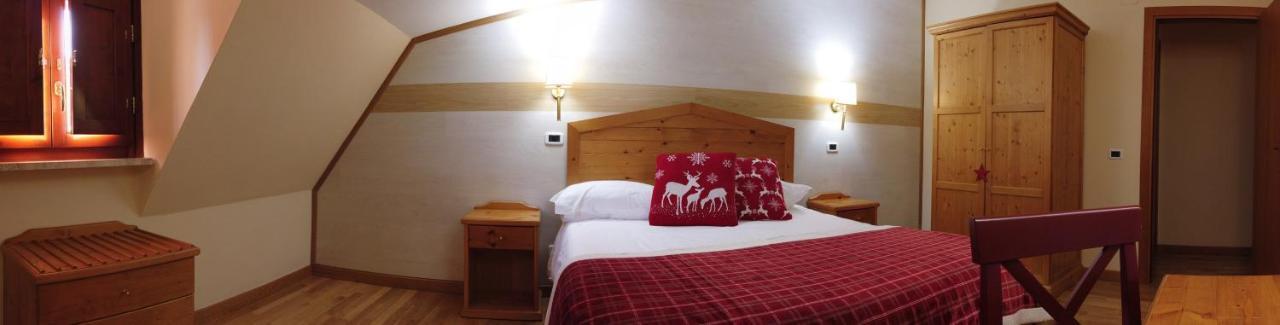 Abete Bianco - Albergo Del Natale กามิลยาเตลโล ซีลาโน ภายนอก รูปภาพ