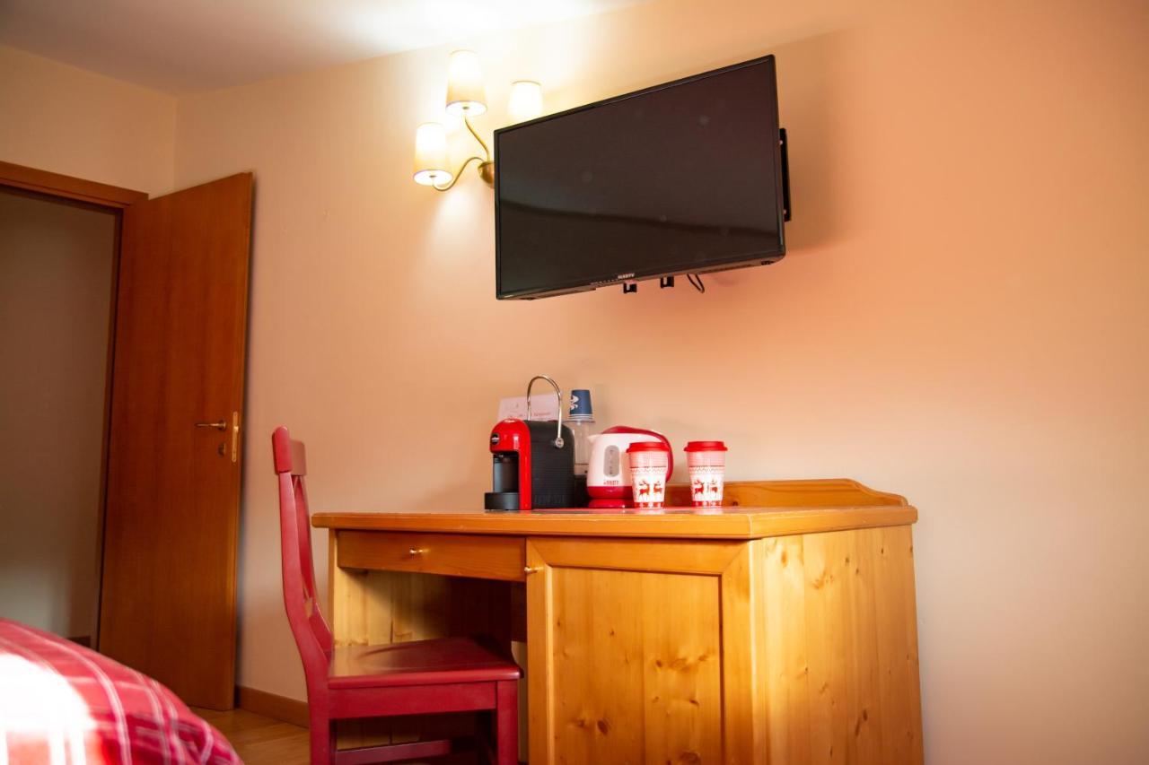 Abete Bianco - Albergo Del Natale กามิลยาเตลโล ซีลาโน ภายนอก รูปภาพ